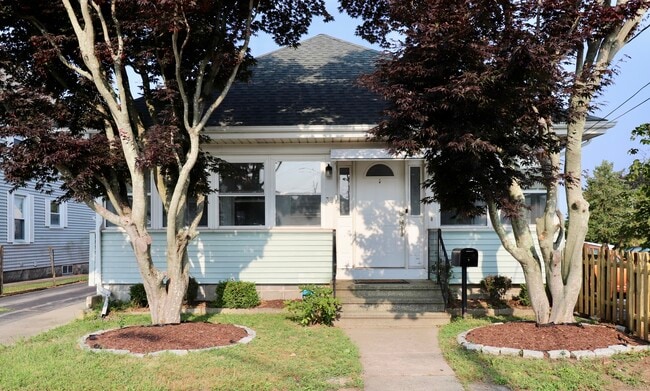 Building Photo - 32 Denison Ave Rental