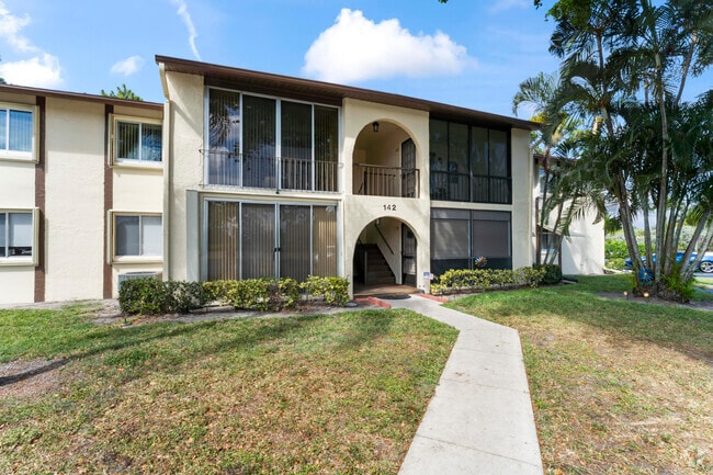 Building Photo - 142 Lake Pine Cir Unit A-2 Rental