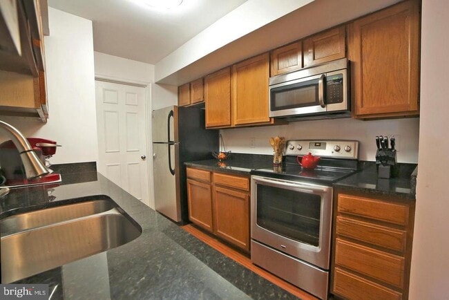 Photo - 6143 Essex House Square Unidad 6143A