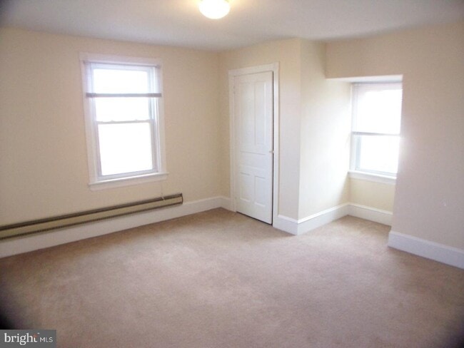 Building Photo - 1643 Rockwell Rd Rental