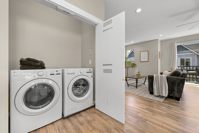 Photo - 5690 Sunstone Pl
