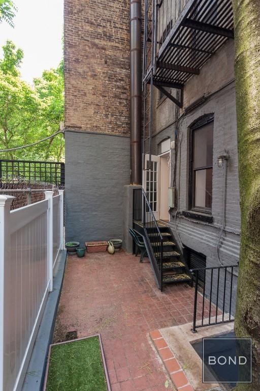 Building Photo - 52 Barrow St Unit 1C Rental