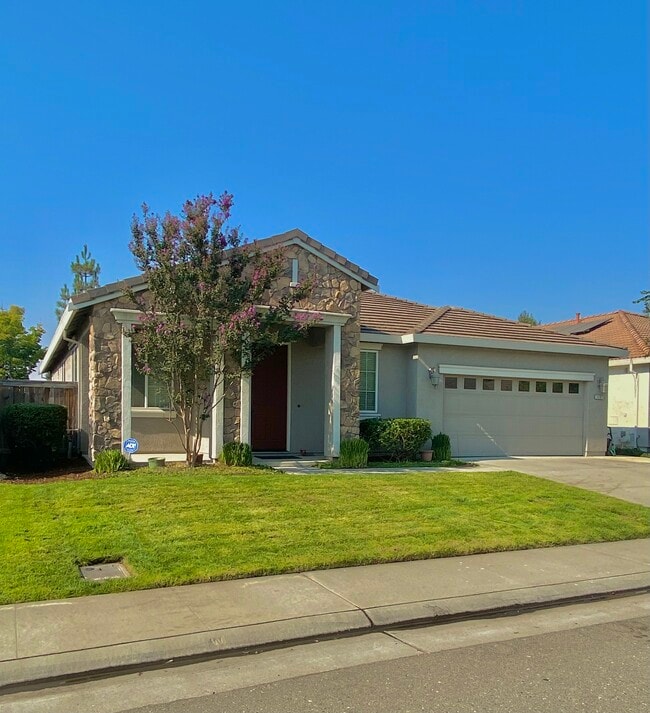 Photo - 1407 Rossmere Ln