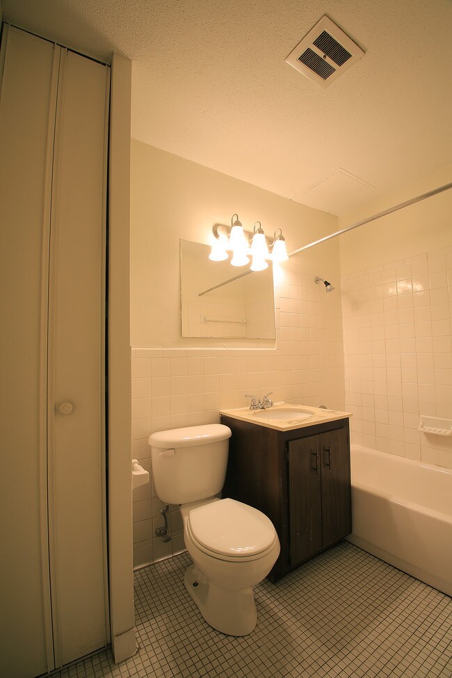 Photo - 2324 Bryant Ave S