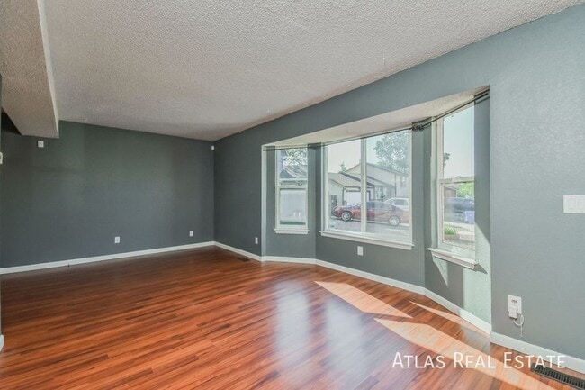 Photo - 4650 Stoner Ct