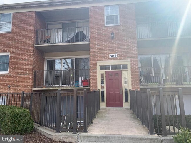 Building Photo - 884 College Pkwy Unit 303 Rental
