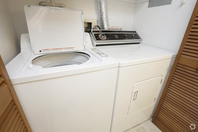 2 Bedroom, 1 Bath - Laundry