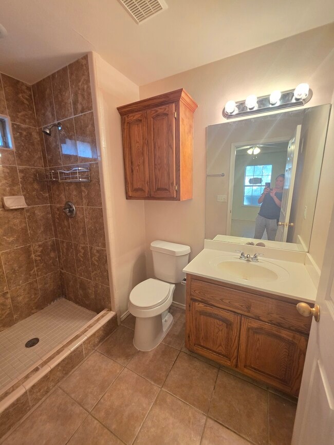 Photo - 1621 Nassau St Unit #D