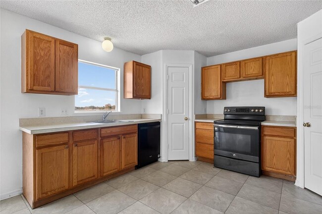 Photo - 1906 Lakeview Ln