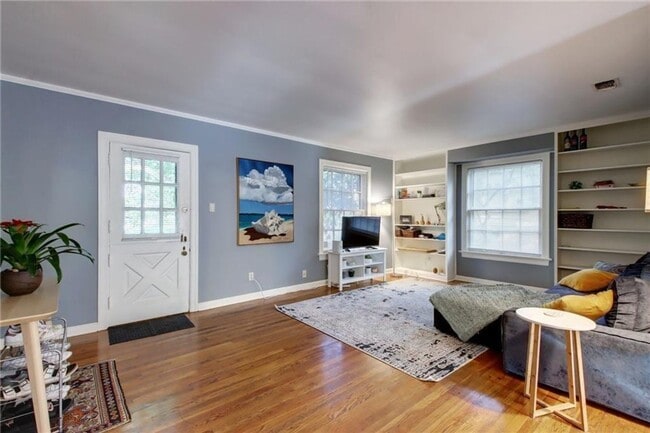 Photo - 2831 Pearl St