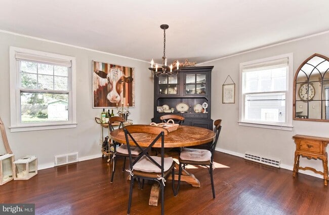Photo - 132 Roxboro Rd