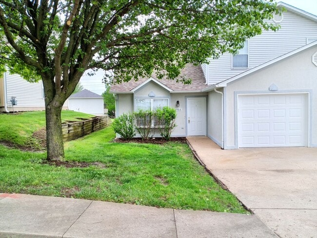 Building Photo - 3501-3503 La Mesa Dr. Unit 3503 La Mesa Dr.