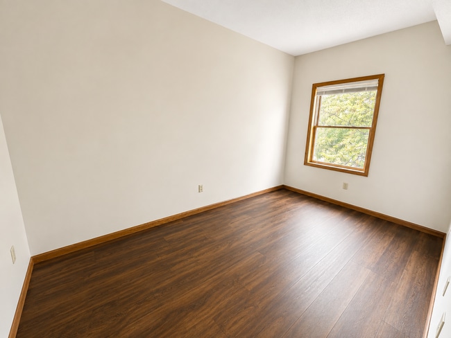 Photo - 865 Clark St N Unit 865  2