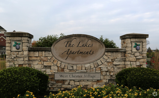 Building Photo - The Lakes at West Chester Rental