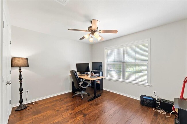 Photo - 2105 Bindon Dr