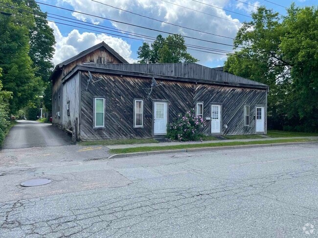 Building Photo - Railroad Street_10 Unit 7 Rental