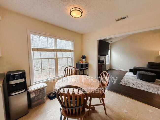 Photo - 7704 Redwood Ave