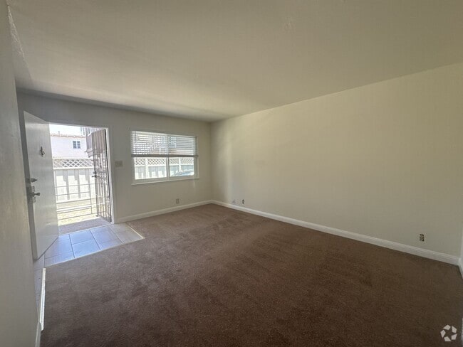 Building Photo - 3616  SKY Unit 2 Rental