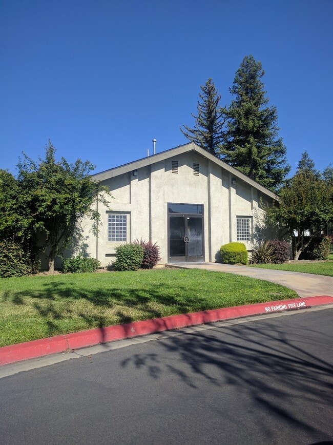Photo - Townhouse in a gated community near Creeks...
