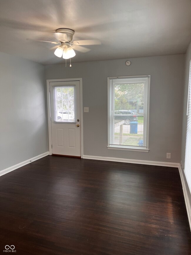 Photo - 4842 Hillside Ave
