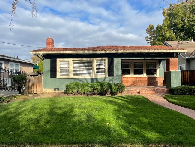 Building Photo - WILLOW GLEN - Well Maintained 2/1.5 In Bea...