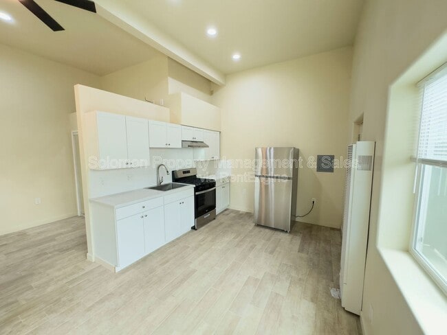 Photo - 513 N Ditmar St
