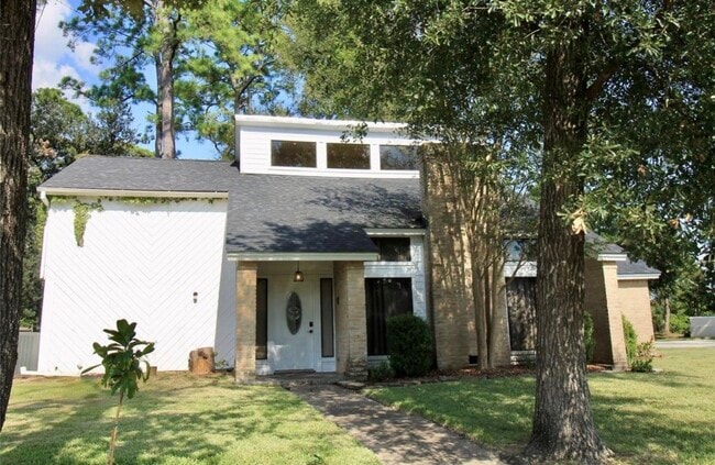 Building Photo - 4701 Spring Ln