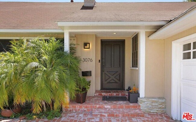 Building Photo - 3076 Earlmar Dr