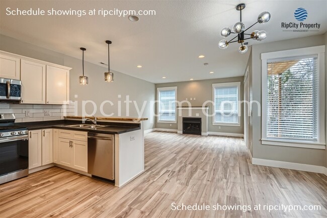 Photo - 6842 N Mears St