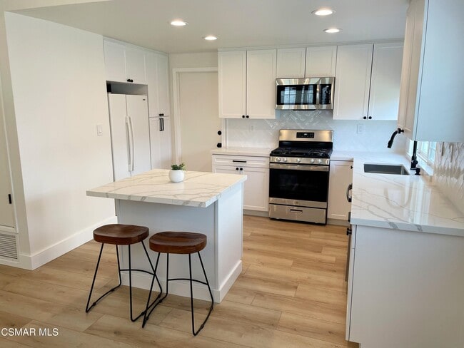 Photo - 382 Aristotle St