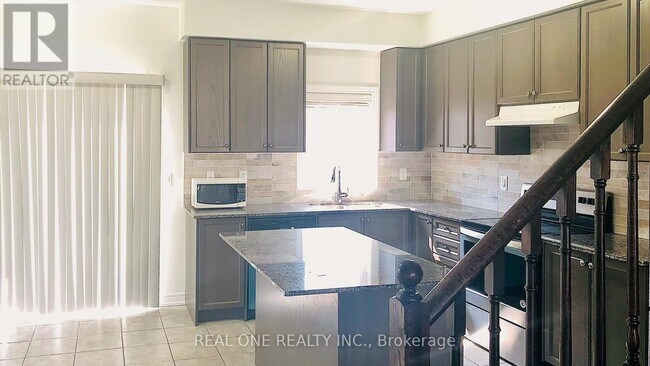 Photo - 3849 Tufgar Cres