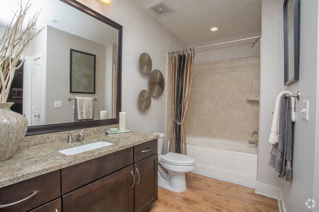 2BR, 2BA - 1081SF