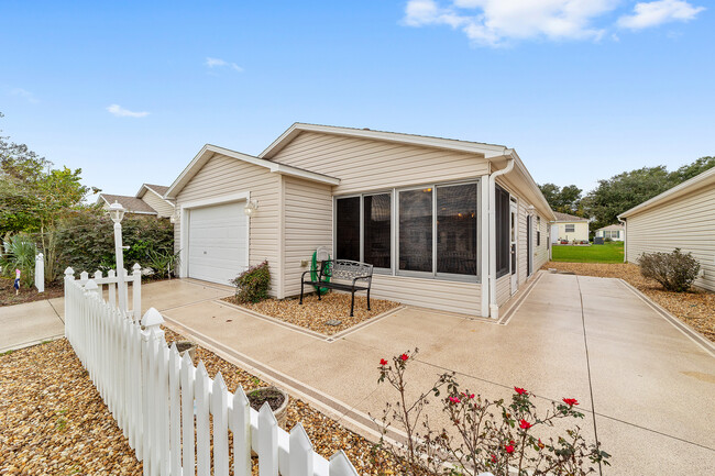 2/2 furnished patio villa in The Villages - 790 Blake Ln House