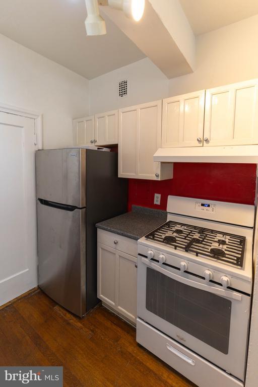 2032 Belmont Rd NW Unit 221