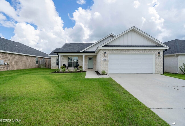 Building Photo - 3800 Redbud Wy