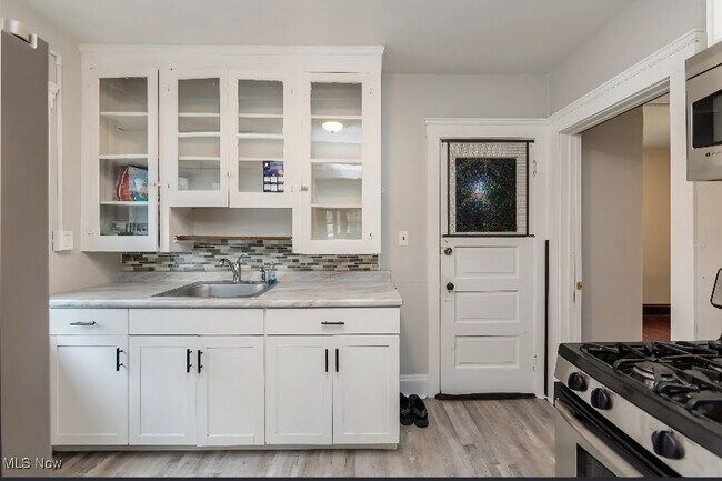 Photo - 10310 Adelaide Ave Unidad 2 Upstairs