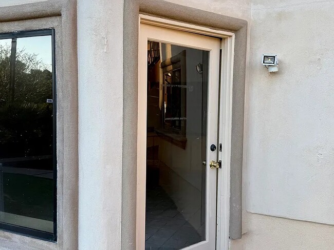 Photo - 13114 Polvera Ave Unidad B