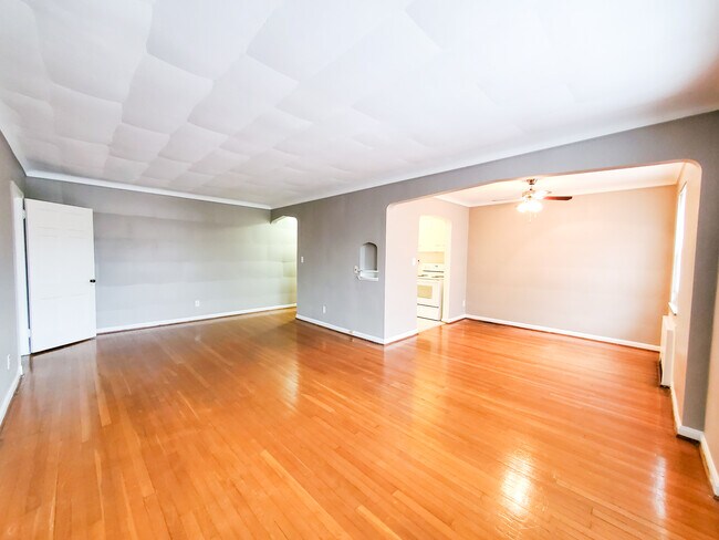 Parkway Manor Apartments