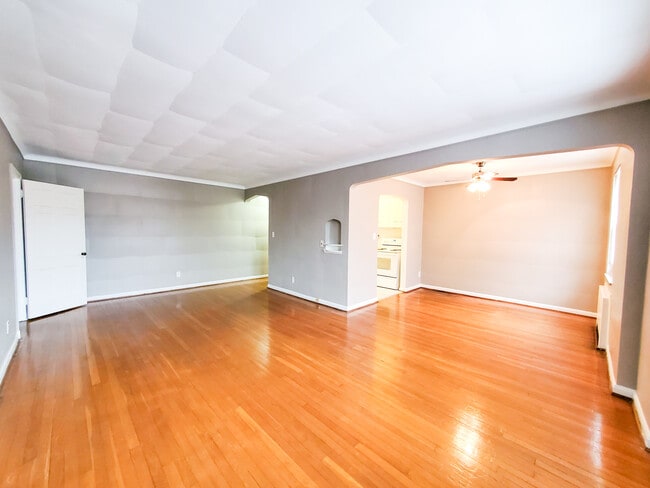 Photo - Parkway Manor Apartments