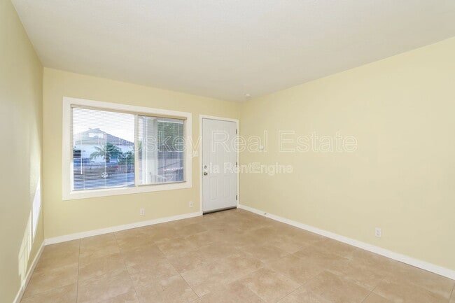 Photo - 355 W 12th St