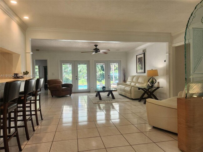 Photo - 1229 Jefferson St