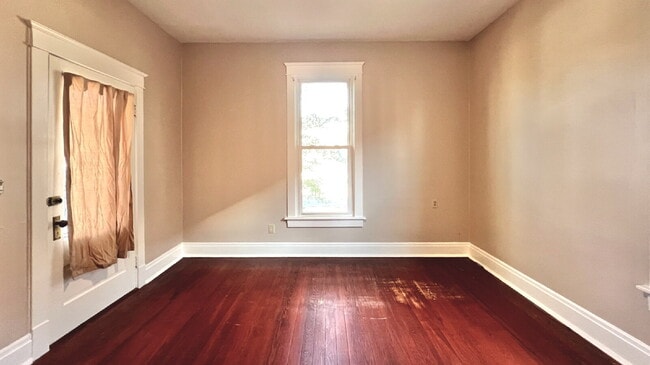 Photo - Coming Soon: 1BR, 1BA duplex Unit B