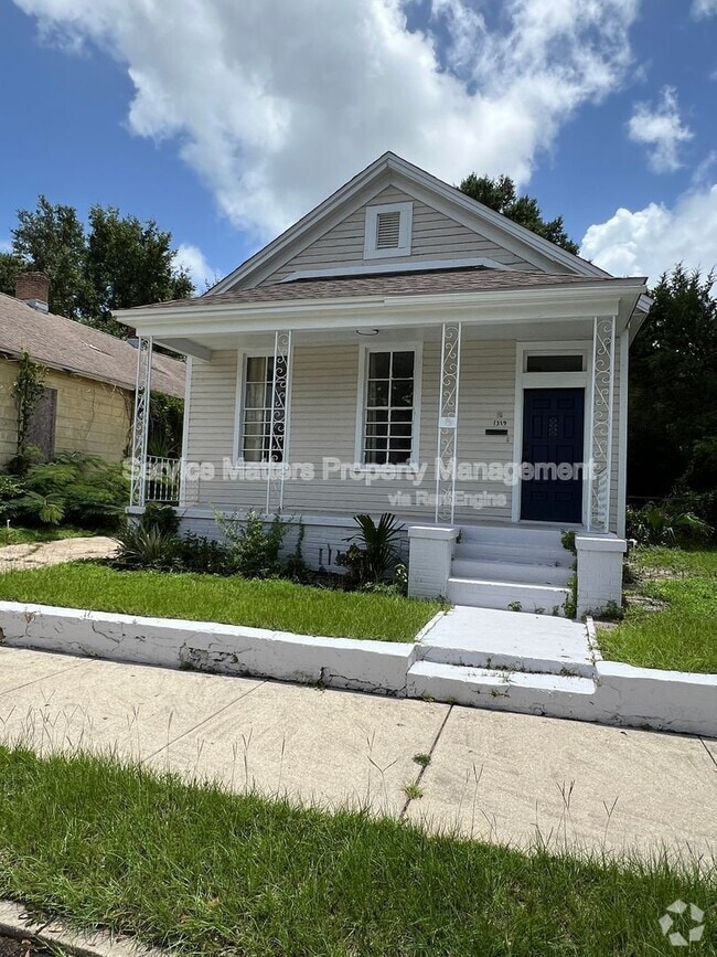 Building Photo - 1319 W Jackson St Rental