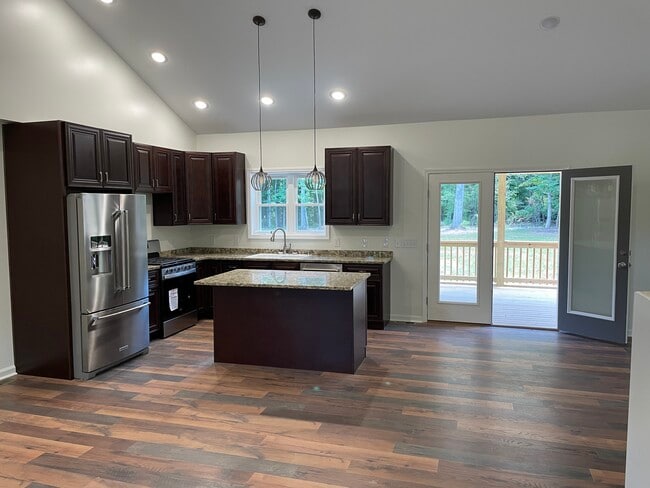 Building Photo - 120 Long Beach Blvd