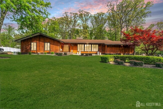 Photo - 792 Partridge Dr House