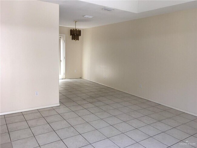 Photo - 9 Angus St Unit B