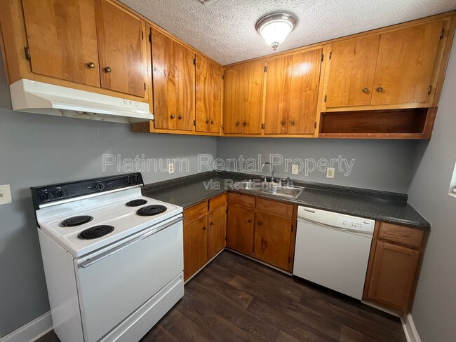 Photo - 1492 Waverly Way Unidad Building B  4