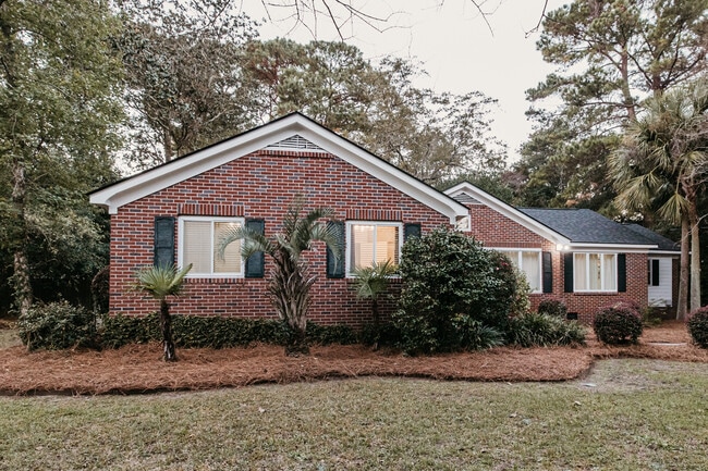 Photo - 944 Lakeview Dr