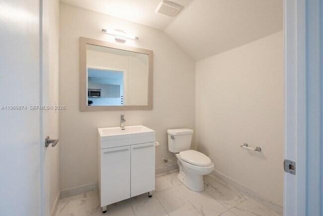 Photo - 2535 NE 193rd St Unit 3104