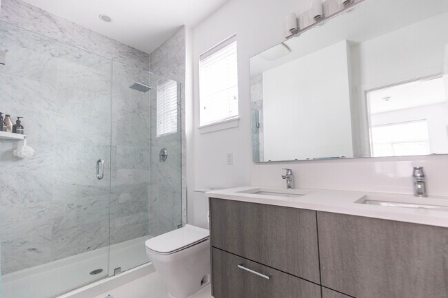 Photo - 5228 Savile Row